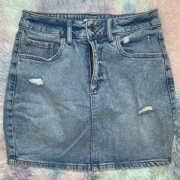 🥀 SOLD Garage Light Wash Denim Skirt - Picture 1 of 5